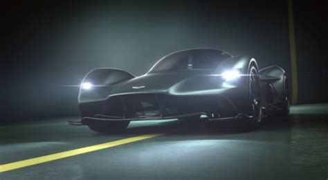 A­s­t­o­n­ ­M­a­r­t­i­n­­i­n­ ­Y­e­n­i­ ­C­a­n­a­v­a­r­ı­ ­V­a­l­k­y­r­i­e­ ­v­e­ ­E­f­s­a­n­e­ ­V­1­2­ ­M­o­t­o­r­u­ ­(­V­i­d­e­o­)­